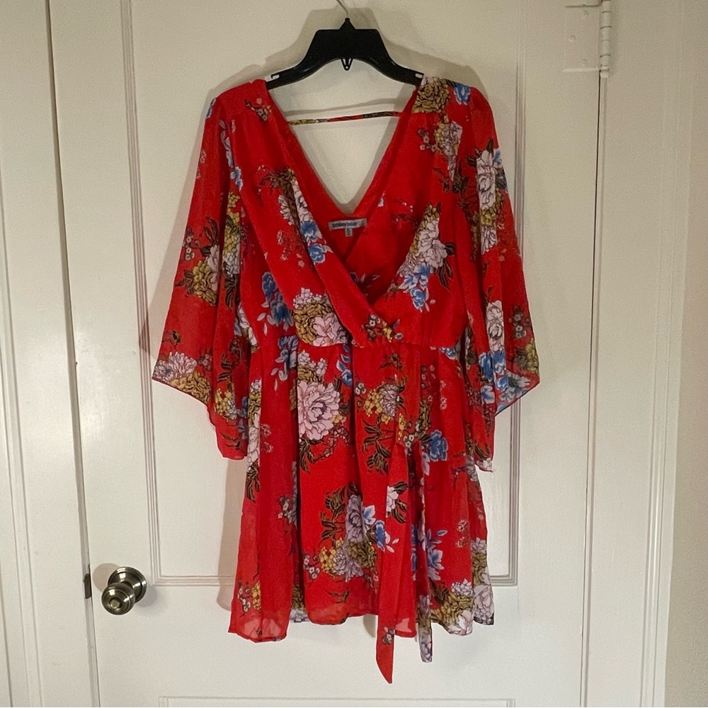 Bailey Blue Medium pre owned good condition red with flower